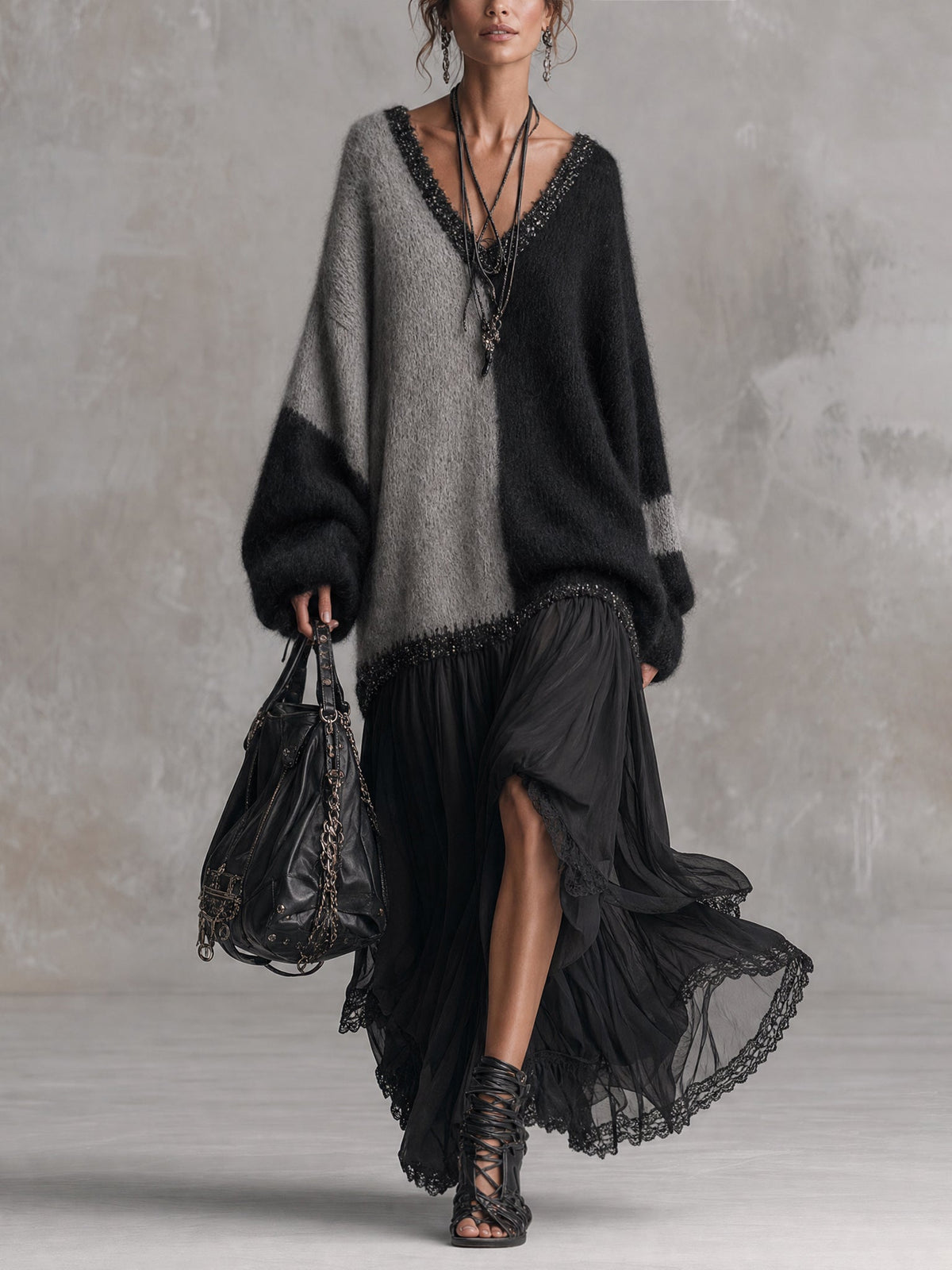 Sort og grå oversized strikket maxikjole med chiffon